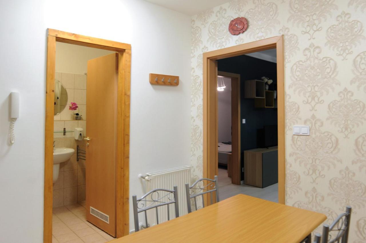 Lovely Apartment In The Heart Of บูดาเปสต์ ภายนอก รูปภาพ